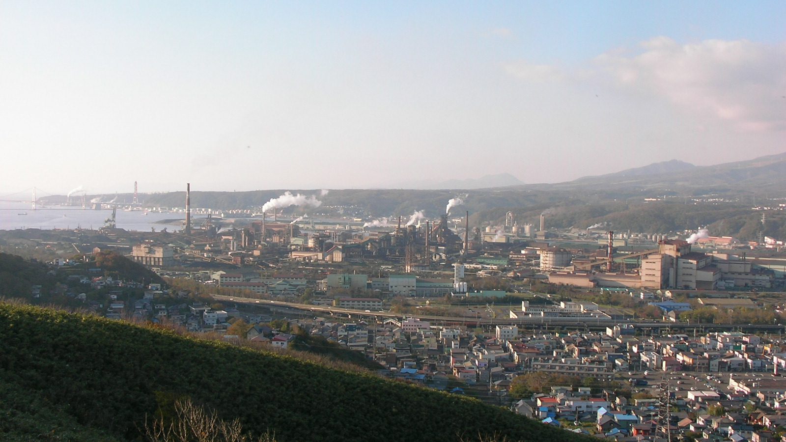 Muroran: Nature-rich Industrial Port City Muroran: Nature-rich Industrial Port City