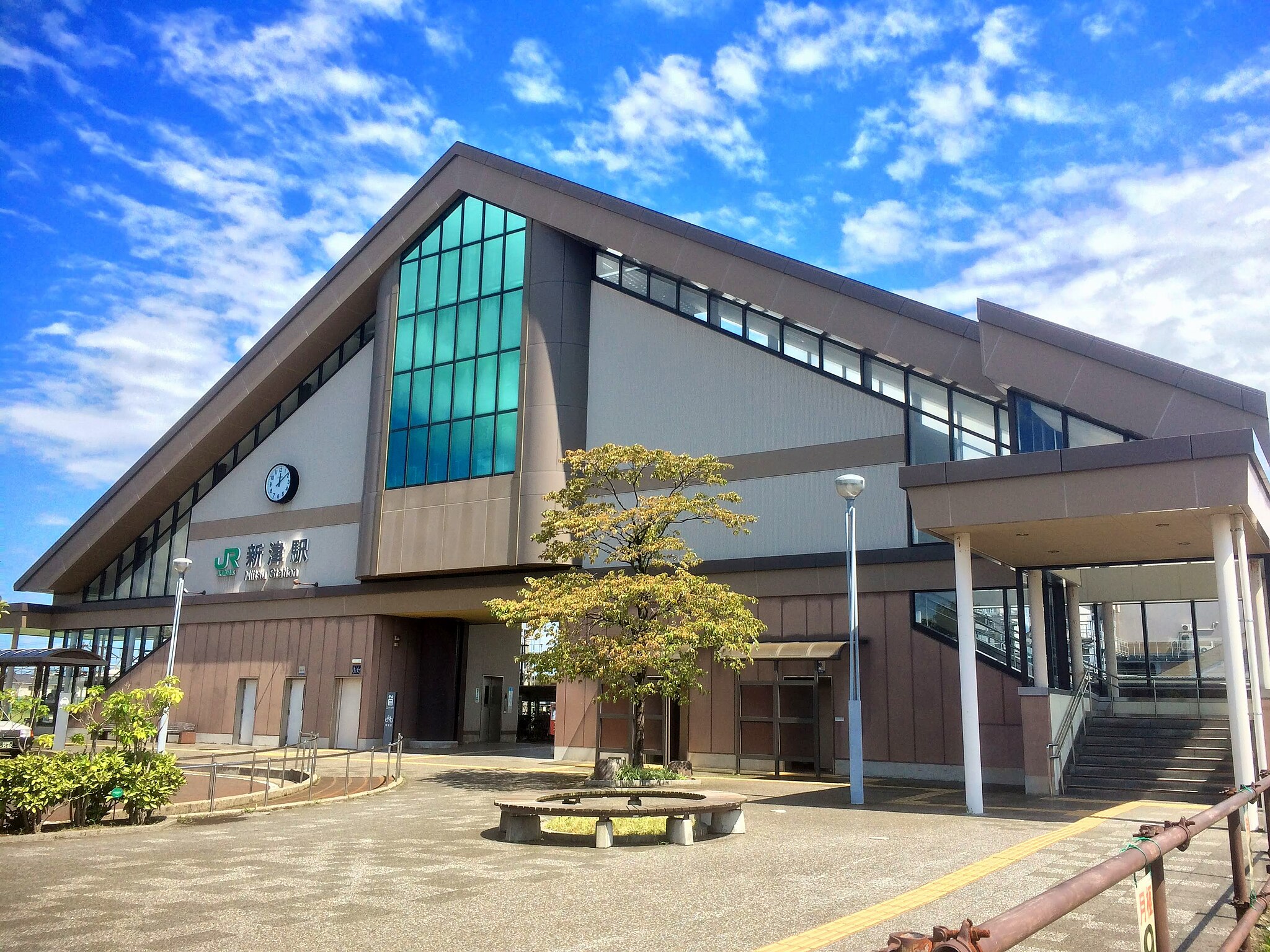 新津駅エリア | コインロッカー・手荷物預かり設置場所一覧