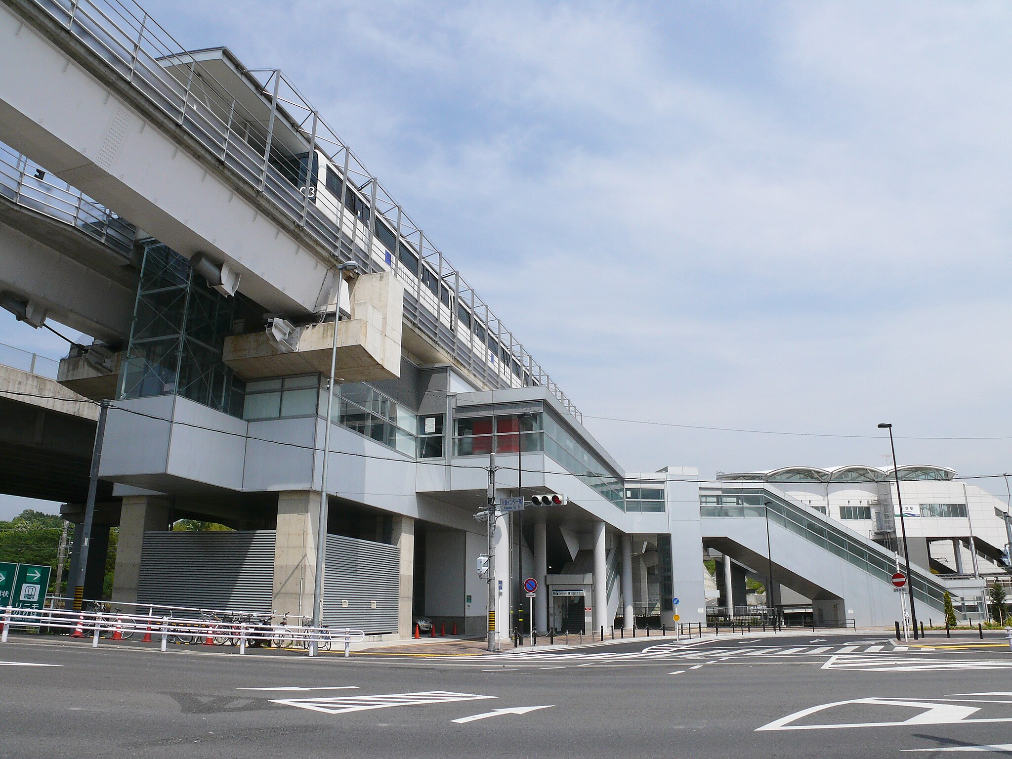 八草駅エリア | コインロッカー・手荷物預かり所案内
