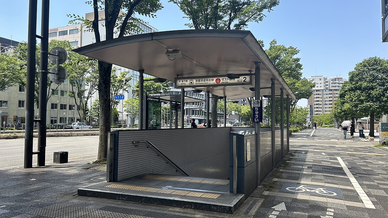 京都市役所前駅エリア | コインロッカー・手荷物預かり所案内